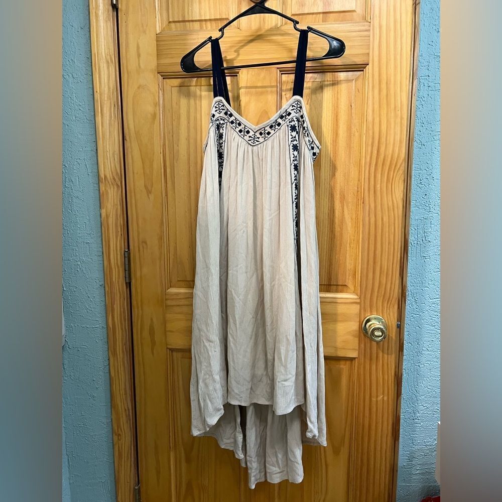Staring at stars brand size M embroidered dress